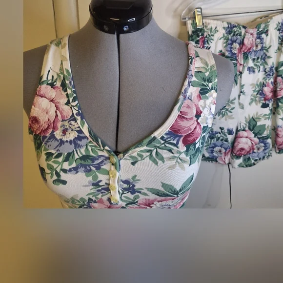Vintage L.A Movers Floral Cropped Top & Shorts. Size Small - Picture 4 of 7